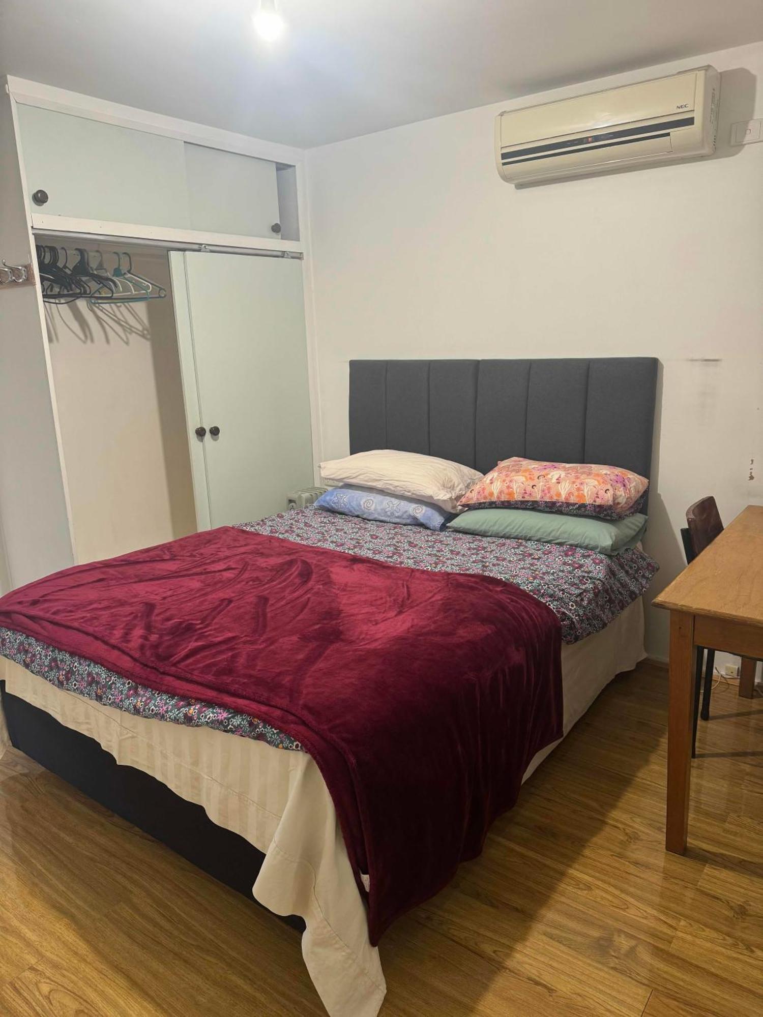 Springvale Couple For Rent